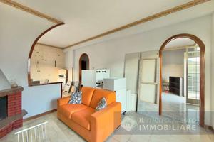 Comodo Appartamento con Terrazzo