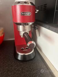 Mavhina di caffe  Delonghi