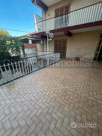 Casa semindipendente con giardino Aci Sant'Antonio