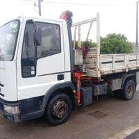 Iveco eurocargo ribaltabile con gru
