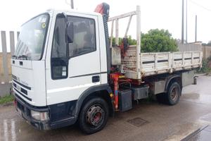 Iveco eurocargo ribaltabile con gru