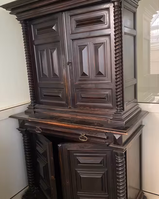 Credenza 