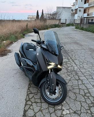 Xmax 125 Tech Max con ASSETTO RIBASSATO/PERFETTO