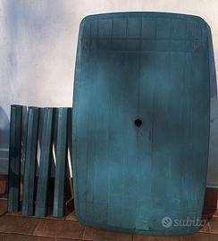 Tavolo verde di plastica