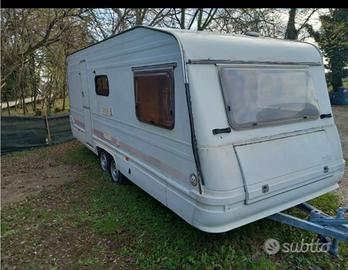 Roulotte anni 91 con documenti 5 posti camperizzat