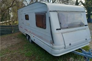 Roulotte anni 91 con documenti 5 posti camperizzat