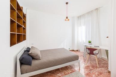 Singola in marmo rosso con balcone [FE_PVE78-A_S5]