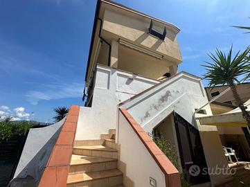 VILLA A SCHIERA A VILLAPIANA