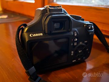Canon D1100