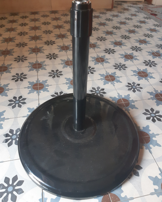 Porta ombrellone o asta pubblicitaria
