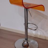 Sgabelloni arancioni 