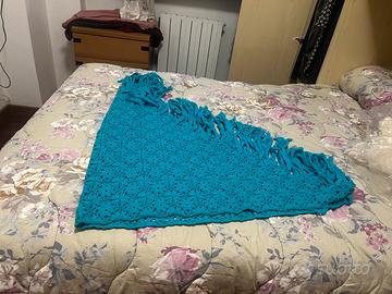 Scialle triangolo in lana turchese