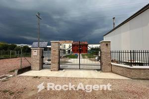 VILLA SINGOLA CON GIARDINO