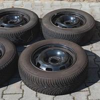 Pneumatici invernali con cerchi