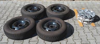 Pneumatici invernali con cerchi