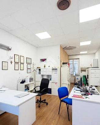 NEGOZIO A ROSIGNANO MARITTIMO