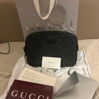 Pouch GG Gucci nero borsa a mano uomo