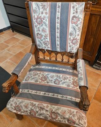 poltrona antica in legno