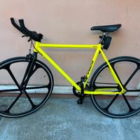 Bici scatto fisso
