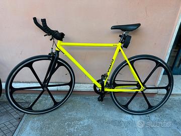 Bici scatto fisso