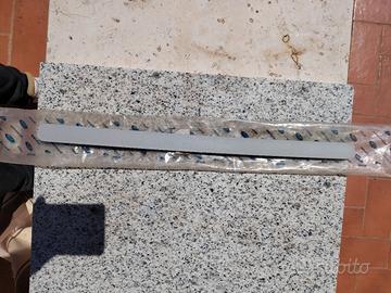 Modanatura rivestimento int. Dx Ford Fiesta 2009