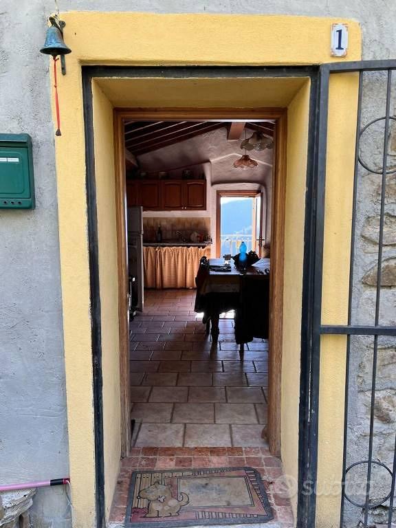 Rustico / Casale di 88 m² con 1 locale a Pigna - Vista 3
