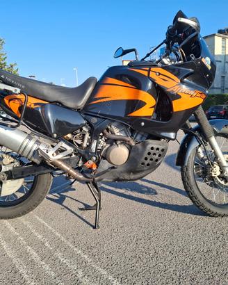 Honda XRV Africa Twin 750 RD07A-anche a pezzi