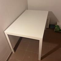 Tavolo con sedie