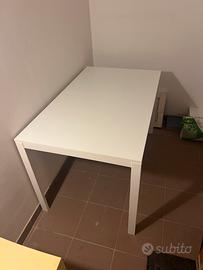 Tavolo con sedie
