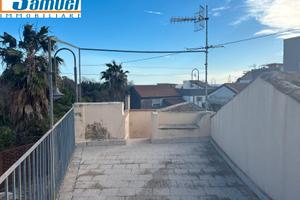 Acireale Casa indipendente, cortile e posto auto