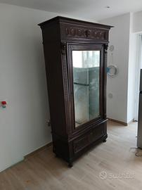 antico armadio con specchio
