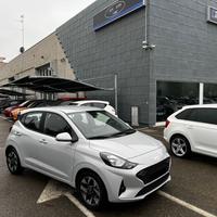 HYUNDAI i10 1.0 Connectline Km 0