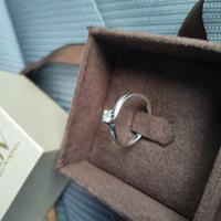 anello oro bianco con diamante