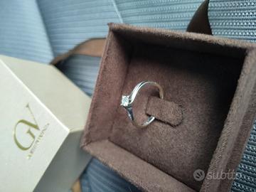 anello oro bianco con diamante