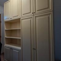 Armadio artigianale in noce massello