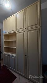 Armadio artigianale in noce massello