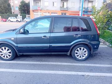 **Ford Fusion 1.4 benzina/GPL del 2010**.