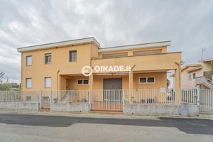 Barrali - Ampio Locale Commerciale