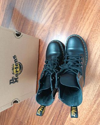 Dr. Martens Modello Jadon