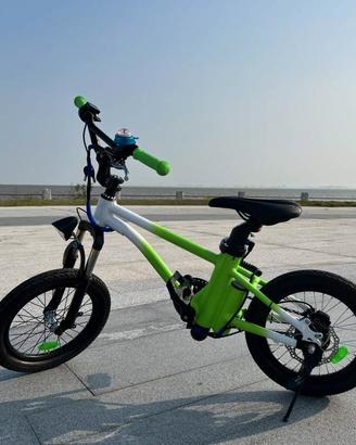 K16 Rider: bici elettrica BMX ultraleggera 250W