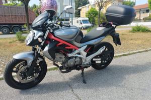 moto Suzuki sv650