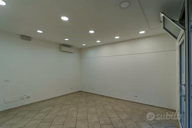 Negozio Via Garibaldi a Rimini