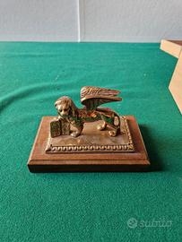 Leone di san marco in ottone su base legno