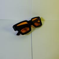Occhiali da sole neri stile fashion