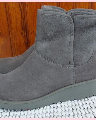 STIVALETTI  UGG