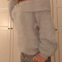 maglione di pelo bianco ottico