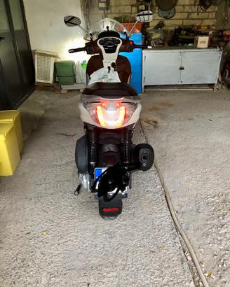 Piaggio Beverly 300 ie modello Led