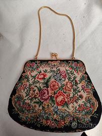 Borsa ricamata piccolo punto