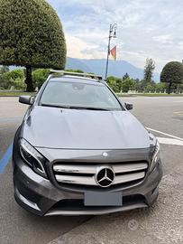 MERCEDES GLA 200 d Automatic 4matic Premium