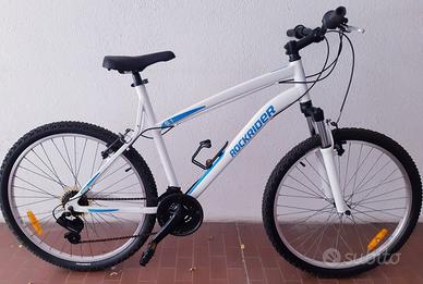 Bicicletta Rockrider con telaio in alluminio
